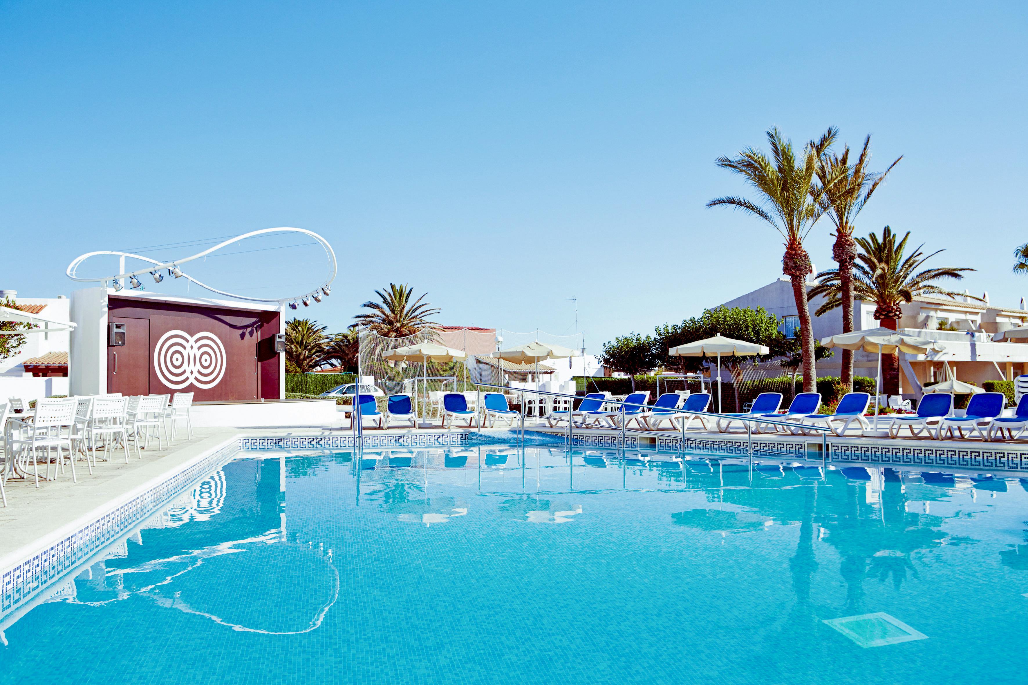 Globales Los Delfines Cala'N Blanes  Екстер'єр фото