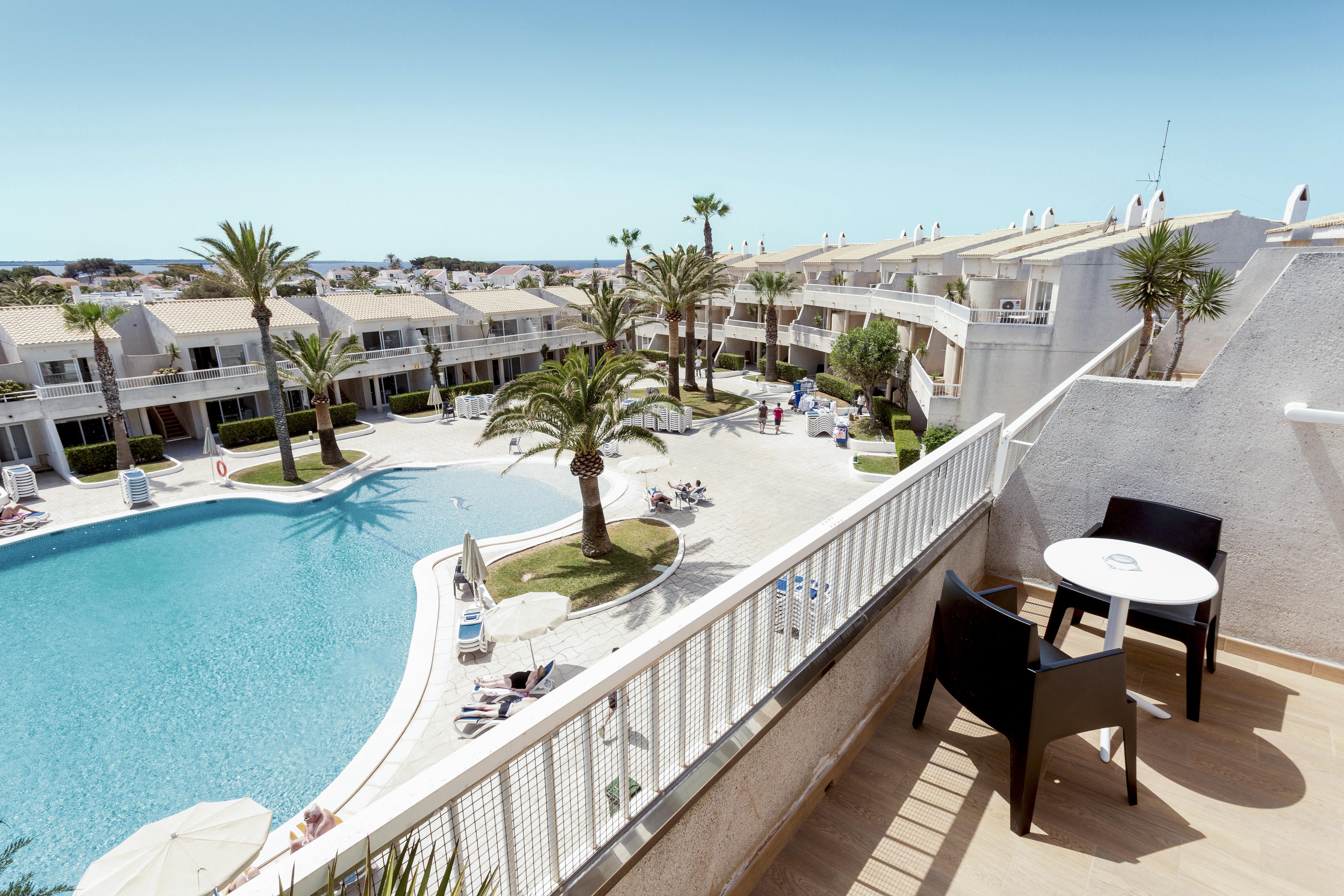 Globales Los Delfines Cala'N Blanes  Екстер'єр фото